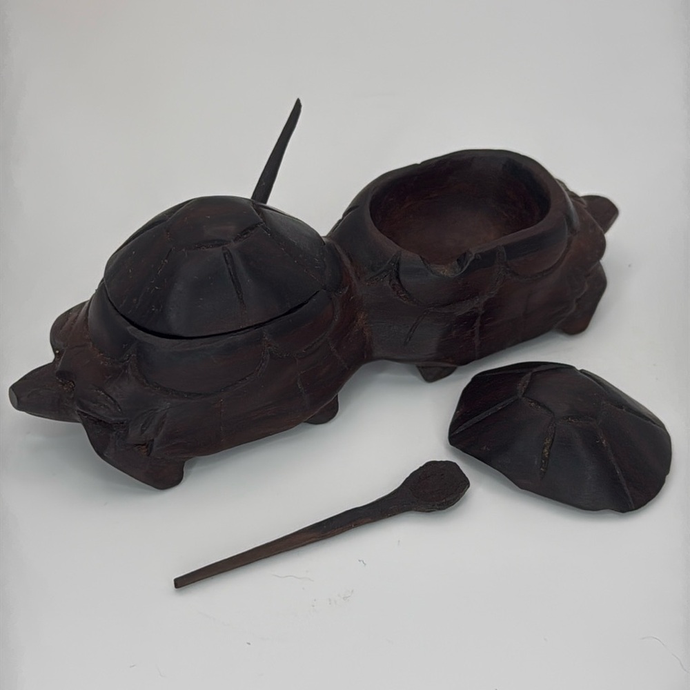 Carved Turtle Salt‎ and Pepper Dish